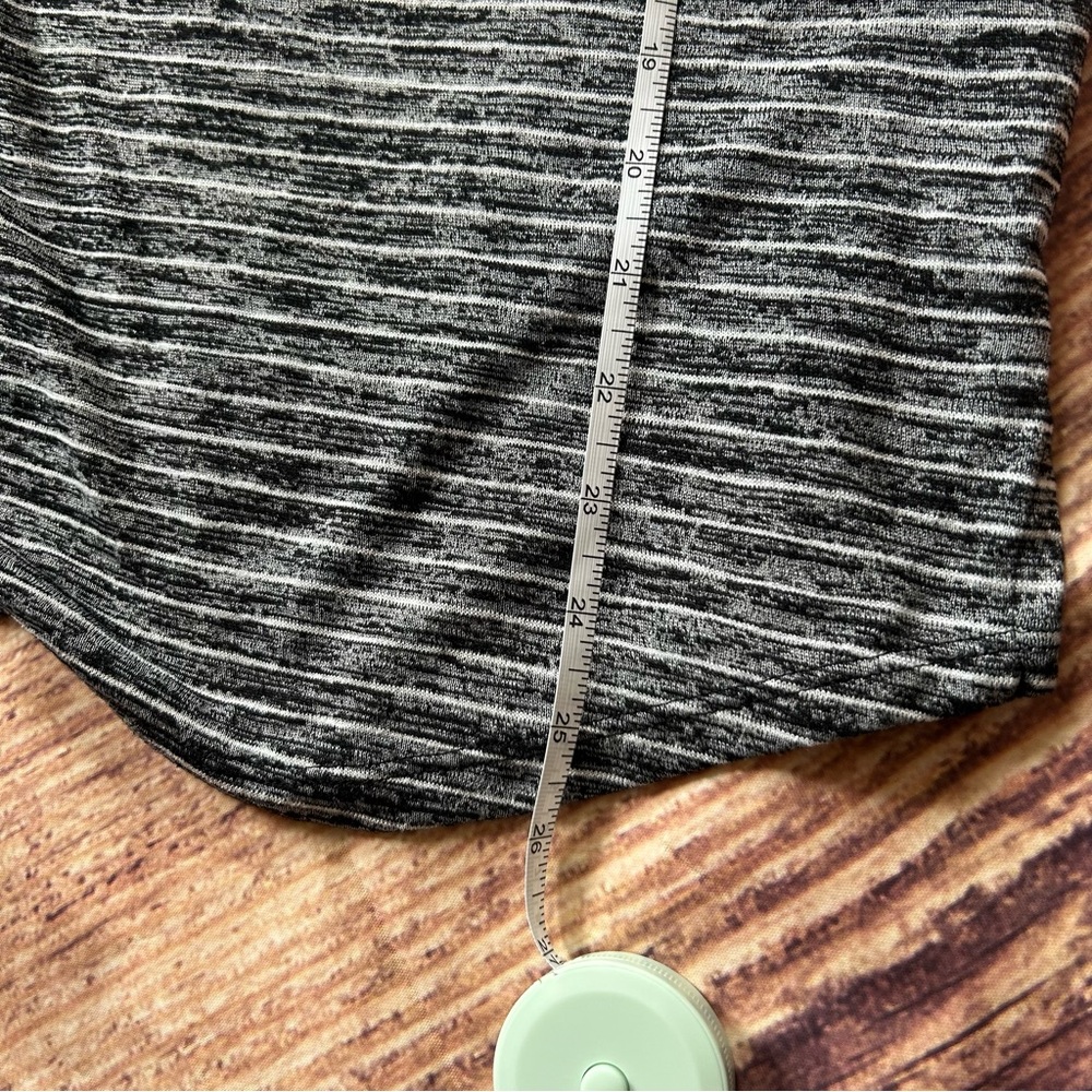 Women’s Athleta Tank Top Size M - Picture 5 of 7